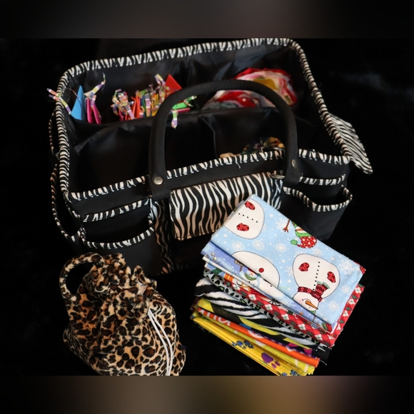 Deluxe Tote Organizer Bag Craft Storage Travek Bag w/ Fabrics/Crafts Included - Picture 5 of 11